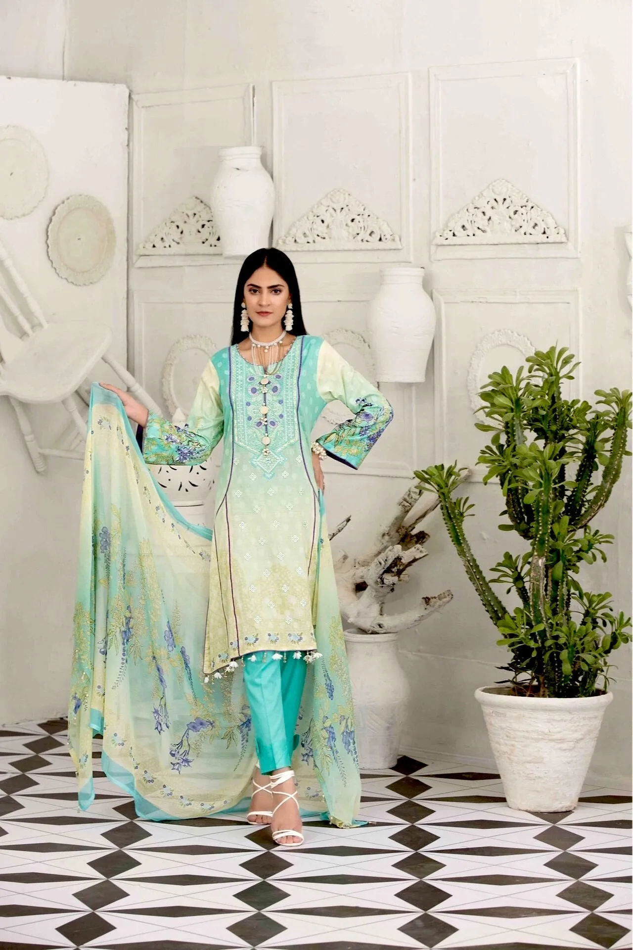 Raqami Lawn Collection by Tawakkal Fabrics – D-1608
