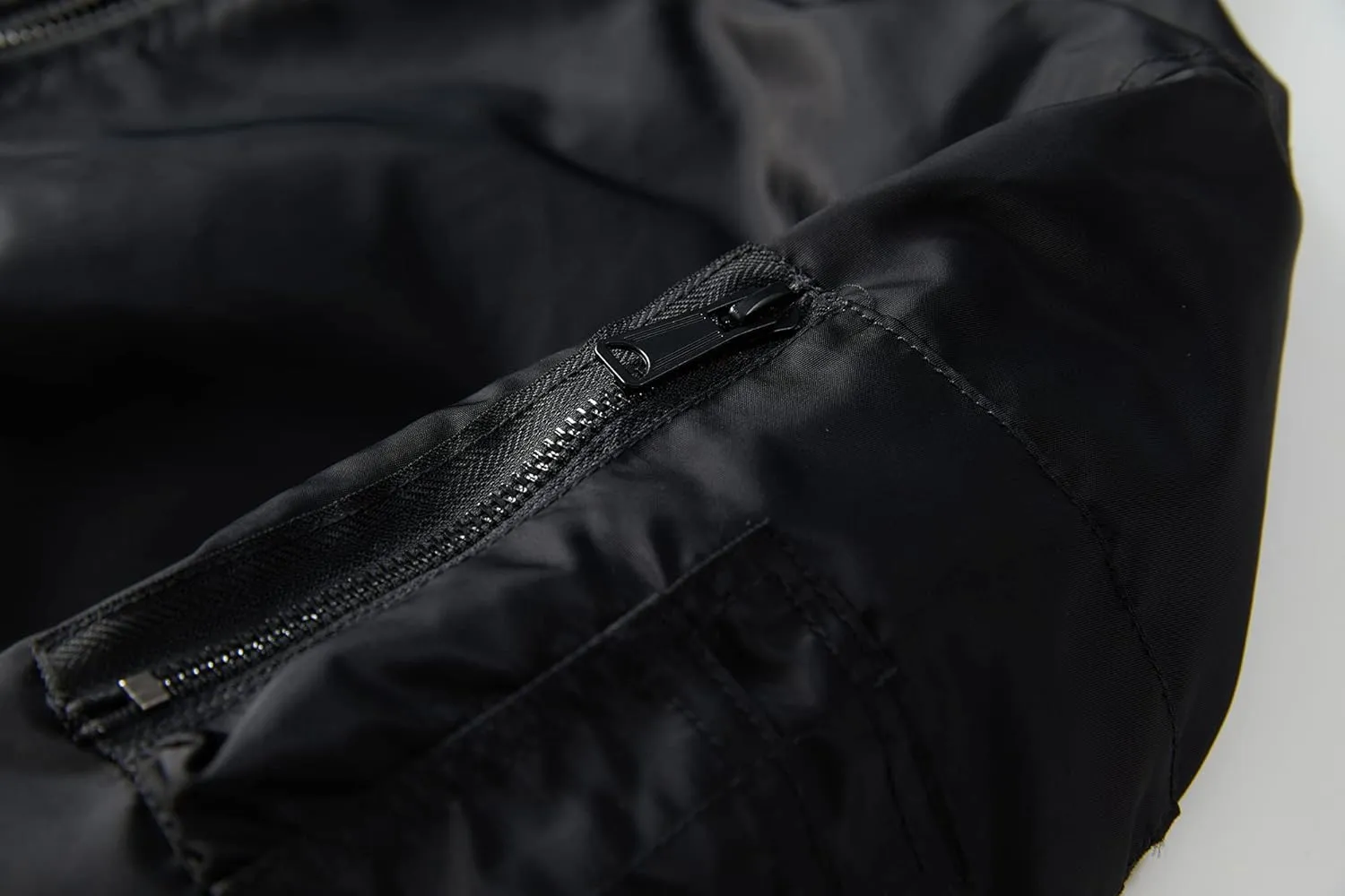 URBANFIND Men's Slim Fit Lightweight Sportswear Jacket Casual Bomber Jacket